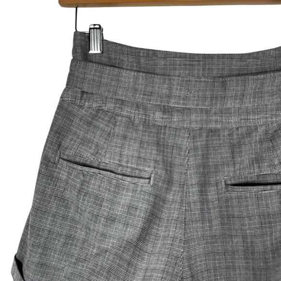 4 for $20 SALE! AEO Tie Waist Cuffed Mom Shorts, Houndstooth Plaid, Size 2 - Picture 9 of 10